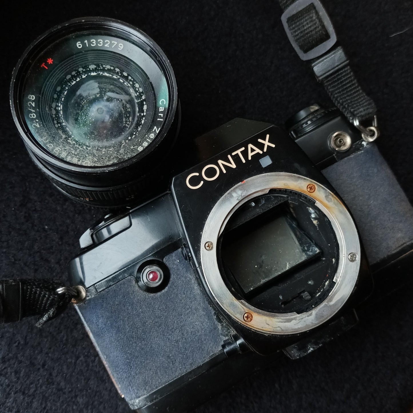 [Sold As-Is] Contax 137 MD Quartz with Carl Zeiss T* Distagon 28mm F2.8