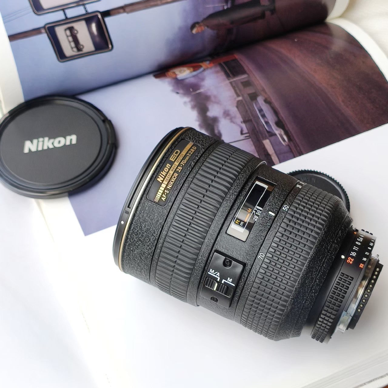 Nikon AF-S Nikkor 28-70mm 1:2.8 D ED
